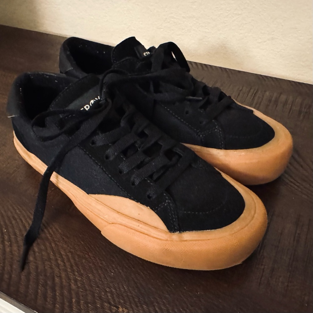 Straye‎ Black Canvas Skate Shoes w/ Gum Sole Street Size 7.5 (Women’s 9)